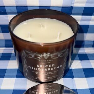 Spiced gingerbread candle